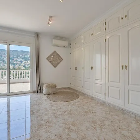 Guzman - Anneida 别墅