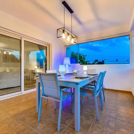 Guzman - Anneida 别墅