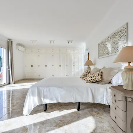 Guzman - Anneida 别墅