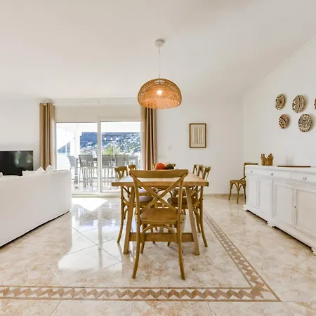 Guzman - Anneida Calpe